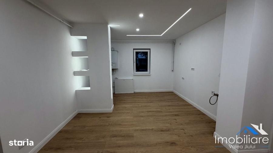Apartament 2 camere Petrosani. Zona centrala. finisaje premium - 1