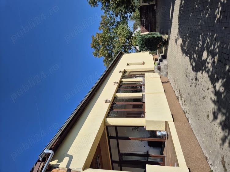 Casă cu Teren 2700 Mp în Giarmata