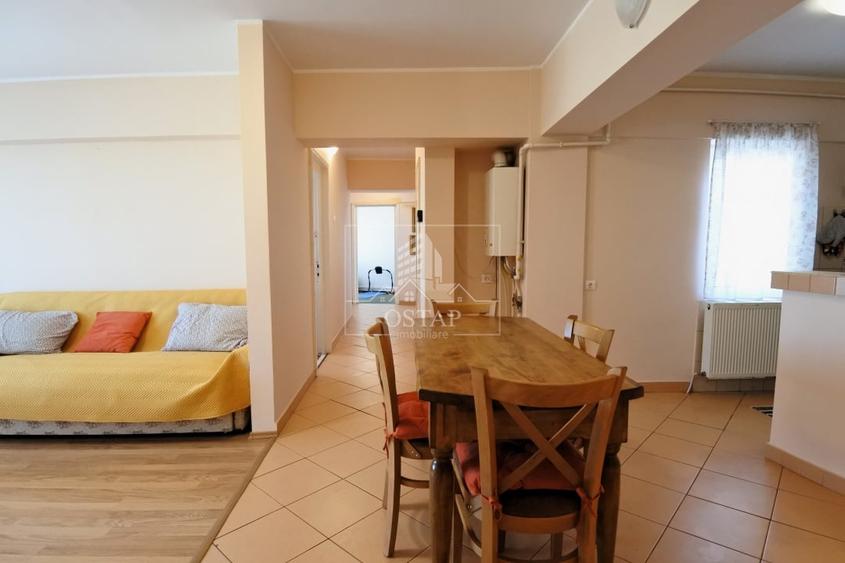 Apartament cu 4 camere decomandat în Republicii