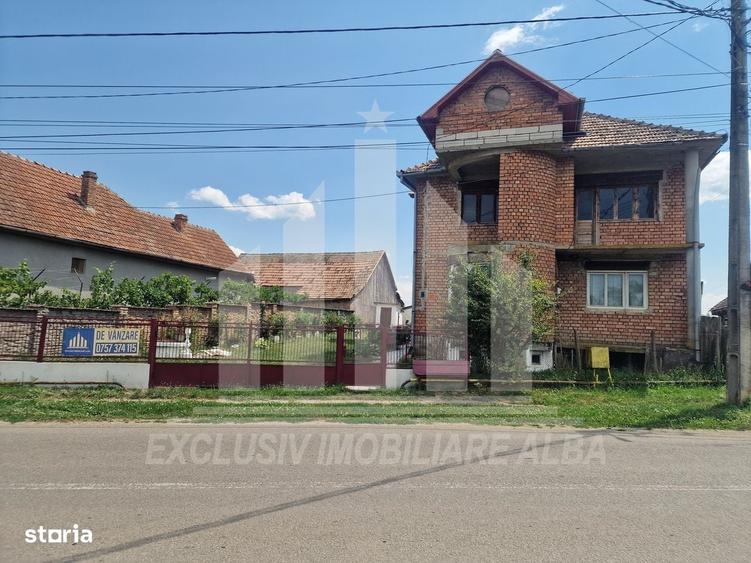 Casă cu 4 camere în Sânmiclăuș