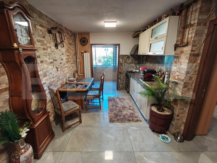Apartament 2 camere, decomandat, 57 mp, etaj 2/4, zona Rovine - 2