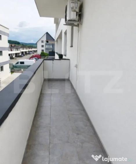 Apartament cu 3 camere semidecomandat în Nord