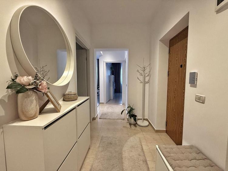 Apartament cu 3 camere în Roșu