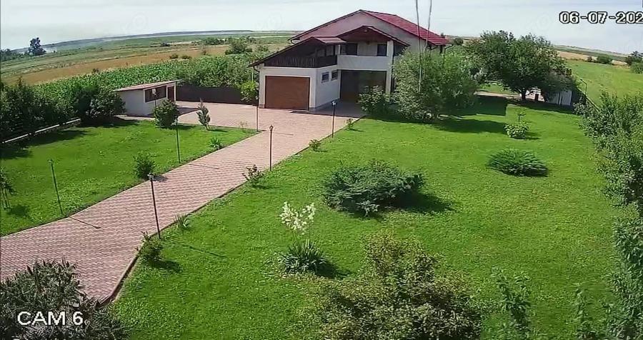 Casă cu Teren 4800 Mp în Căteasca