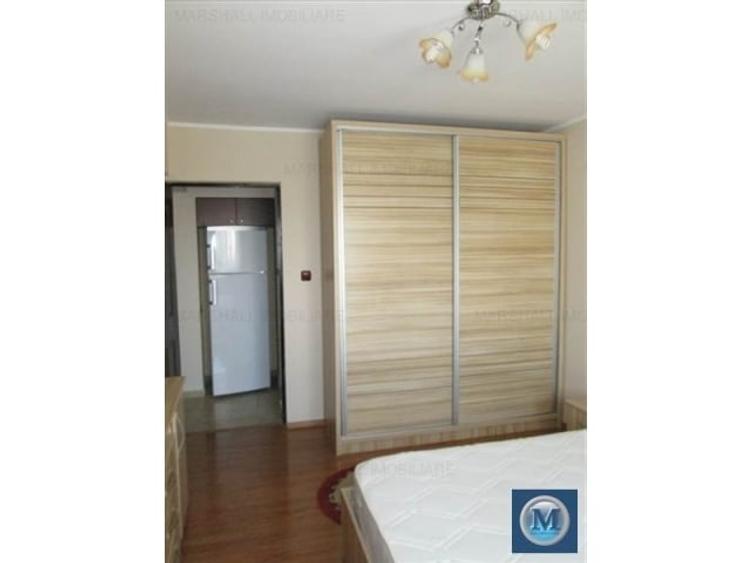 Apartament cu 3 camere decomandat, mobilat în Ultracentral
