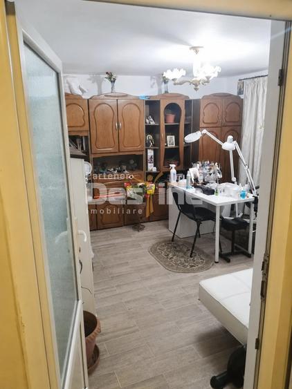 Casă individuală cu 4 camere semidecomandat cu Canalizare în Valea Lupului