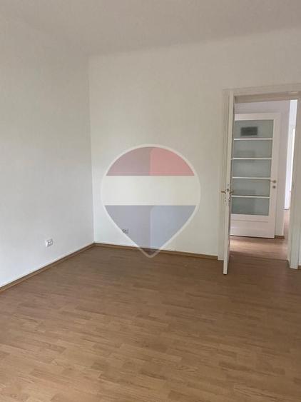 Casă individuală cu 4 camere cu Teren 120 Mp în Ferdinand
