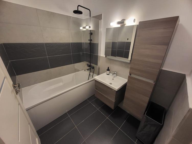 Apartament cu 2 camere semidecomandat în Florești