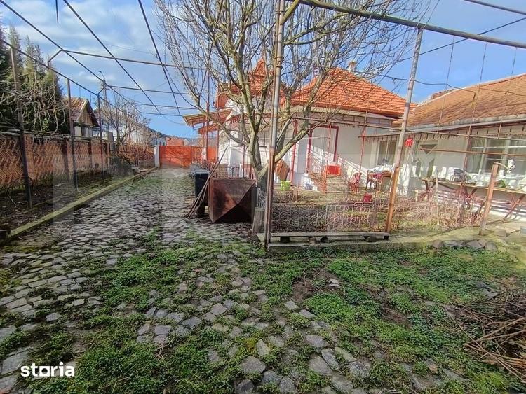 Casă cu 3 camere cu Teren 900 Mp în Central