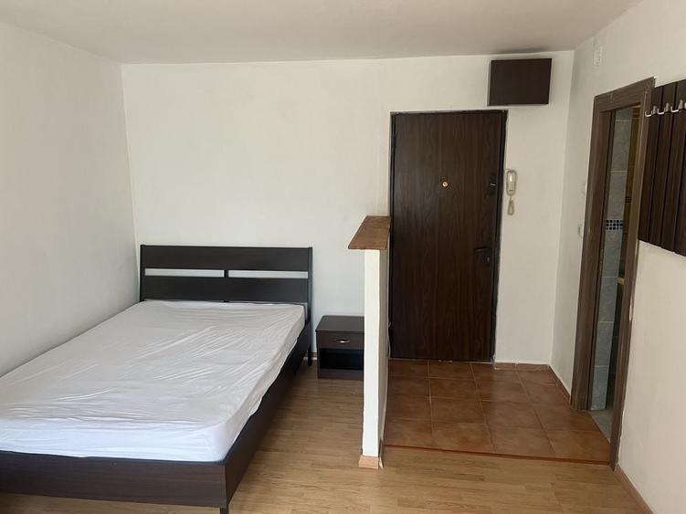 Garsonieră decomandată în Doamna Ghica