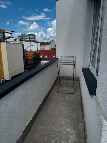 Garsonieră decomandată în Central