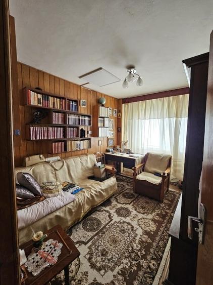 Apartament cu 4 camere decomandat, mobilat în Central