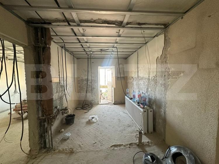 Apartament 3 camere, decomangdat, zona 8 Mai - 4