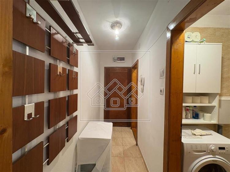 Apartament cu 2 camere nedecomandat, mobilat în Vasile Aaron