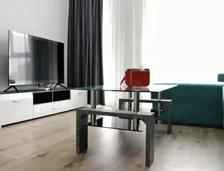 Apartament cu 2 camere semidecomandat în Pipera