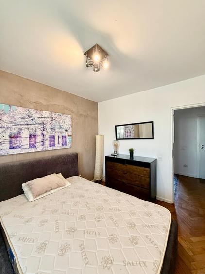 Apartament cu 3 camere semidecomandat în Sala Palatului
