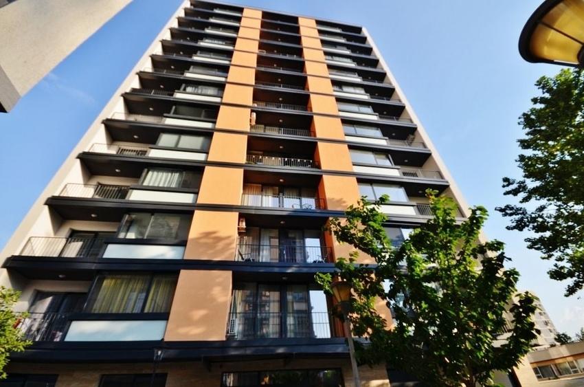 Apartament cu 2 camere semidecomandat, mobilat în Titan