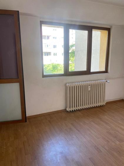Apartament cu 4 camere decomandat în Pantelimon