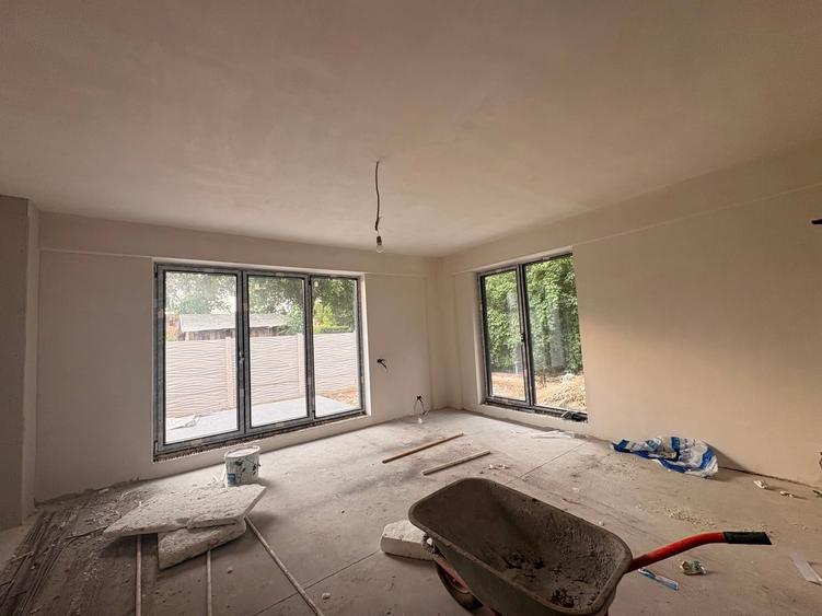 Duplex cu 4 camere cu Canalizare în Străulești