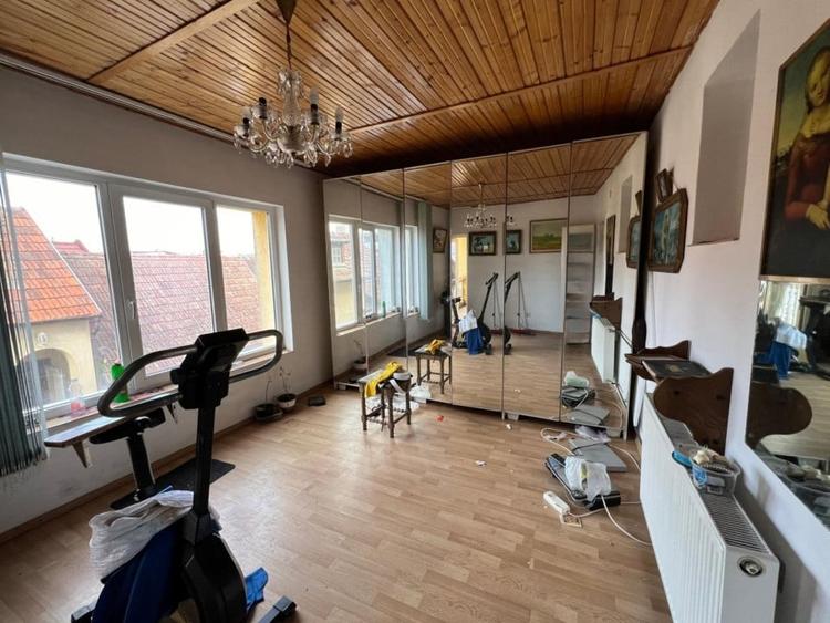 Casă individuală cu 5 camere cu Canalizare în Gheorgheni
