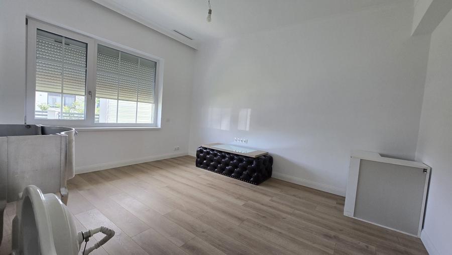 Casă individuală cu 4 camere cu Piscina în Balotești