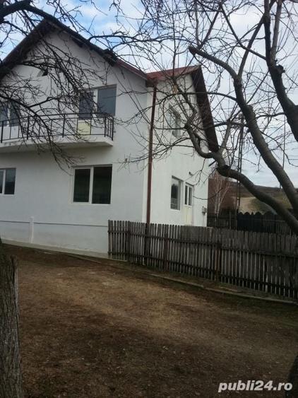 Casă cu 4 camere cu Teren 2000 Mp în Văleni