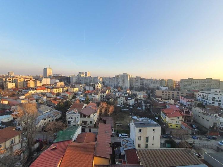Apartament cu 2 camere decomandat în Banu Manta