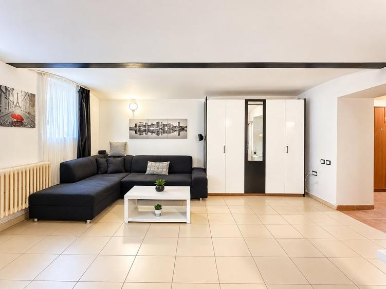 Apartament cu 2 camere semidecomandat, mobilat în Elisabetin