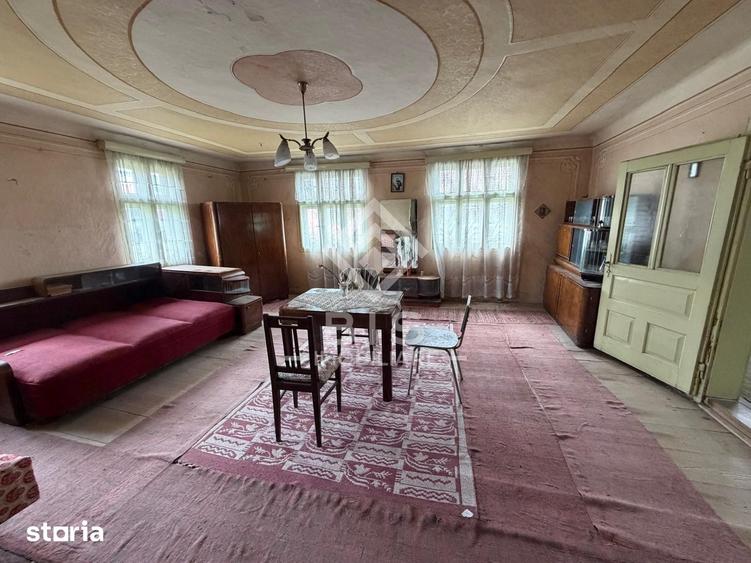 Casă cu 2 camere cu Teren 2080 Mp în Central