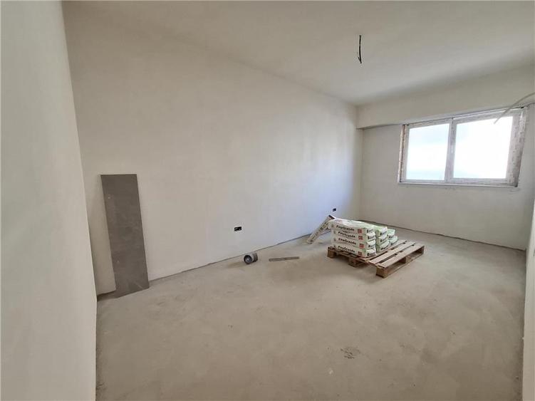 Apartament cu 3 camere decomandat în Galata