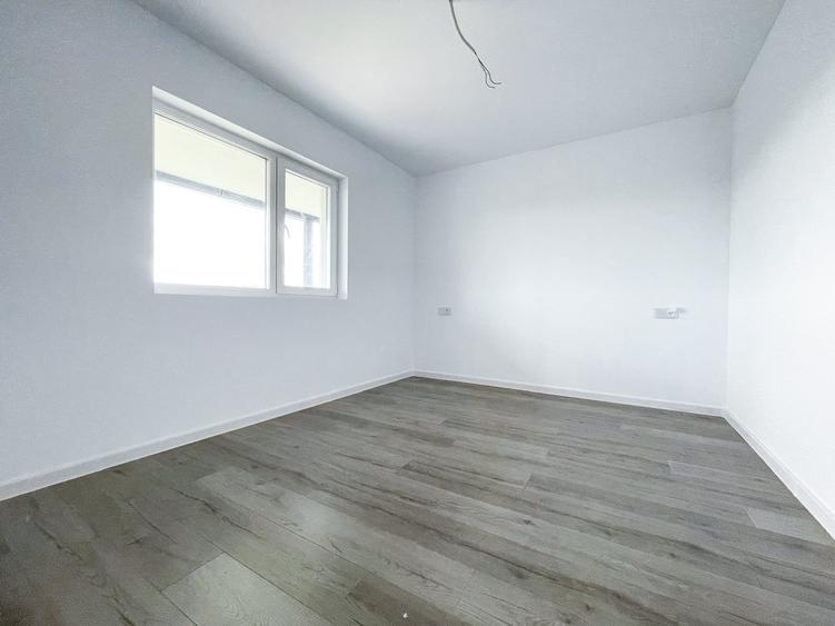 Casă cu 3 camere cu Teren 400 Mp în Ciurbești