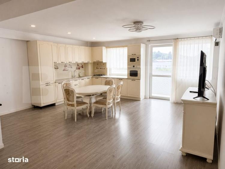 Apartament cu 3 camere decomandat în Sud