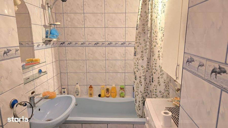 Vand apartament 3 camere semidecomandat in Deva, Micro 15, etaj 3, - 2
