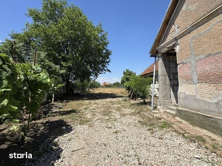 Casă cu 2 camere cu Teren 146 Mp în Remetea Mare