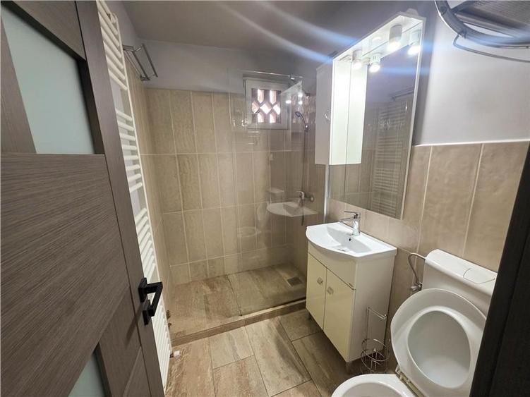 Apartament cu 2 camere semidecomandat în Cornișa