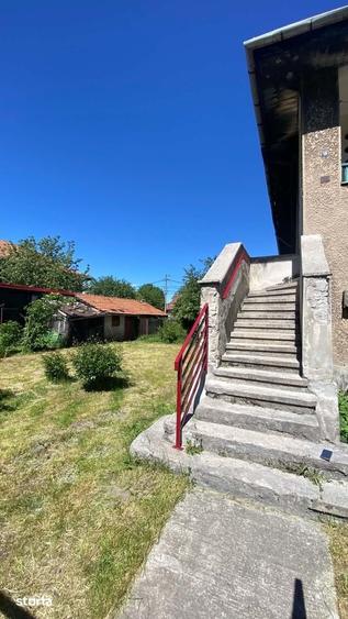 Casă cu 2 camere cu Teren 300 Mp în Petros