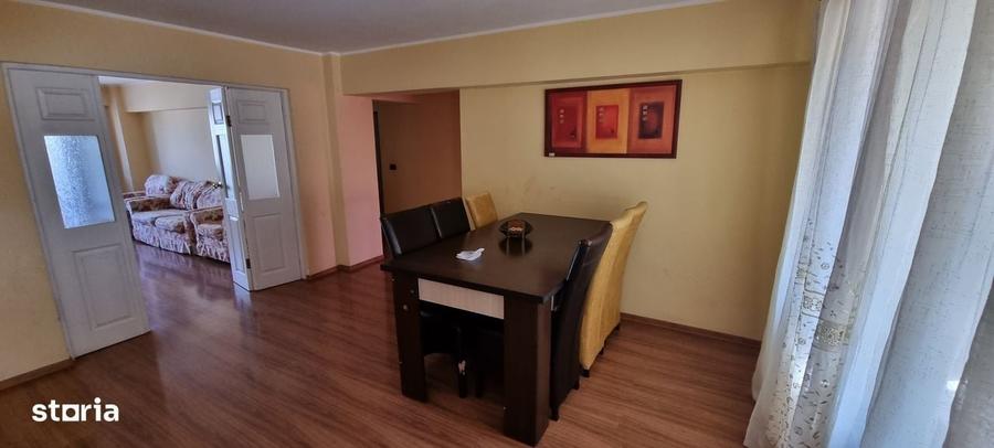 Apartament cu 4 camere în Central