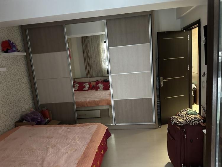 Apartament cu 2 camere decomandat în Roșu