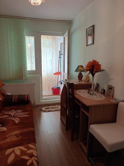 Apartament cu 2 camere semidecomandat, mobilat în Central