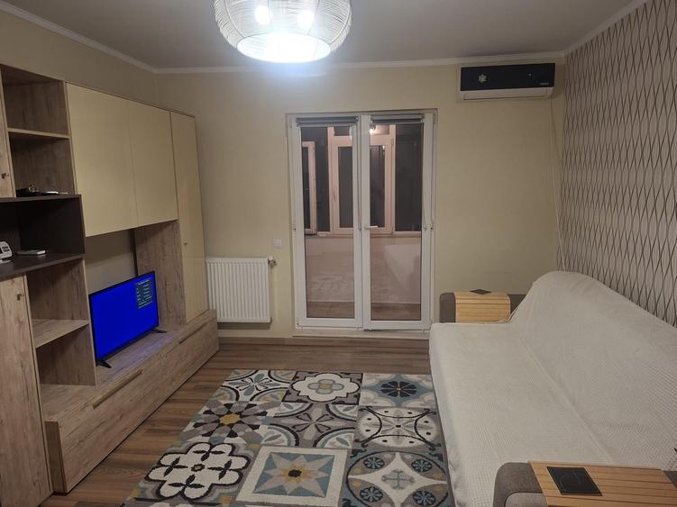 Apartament cu 2 camere semidecomandat în Bularga