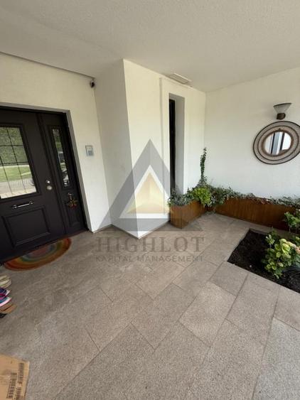 Duplex cu 9 camere cu Piscina în Pipera