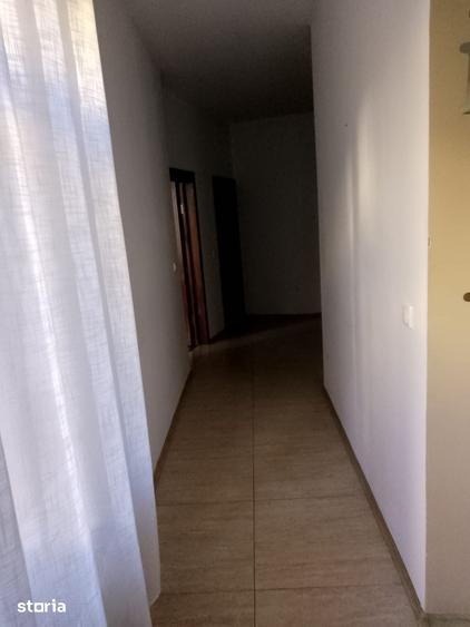 Casă cu 5 camere cu Teren 250 Mp în Central