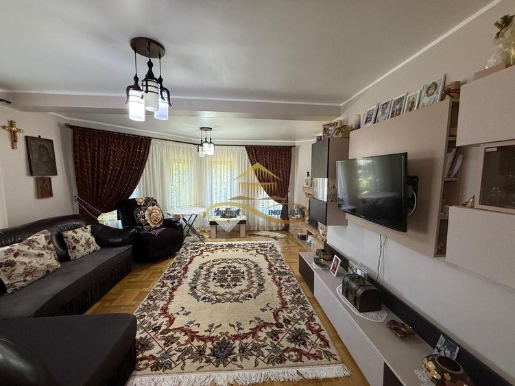 Casă individuală cu 5 camere cu Teren 1200 Mp în Măgura
