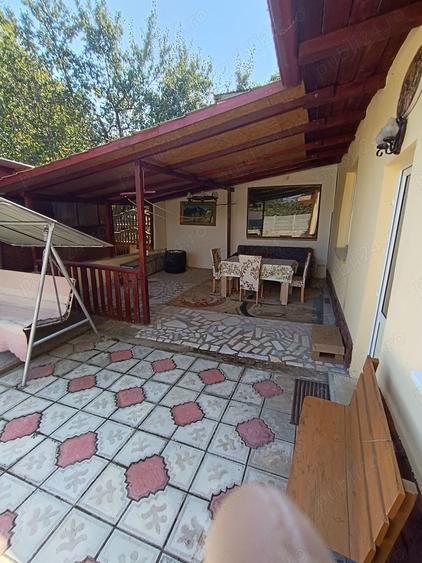 Casă cu 5 camere în Hunedoara