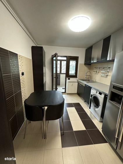 Apartament cu 4 camere decomandat în Drumul Taberei