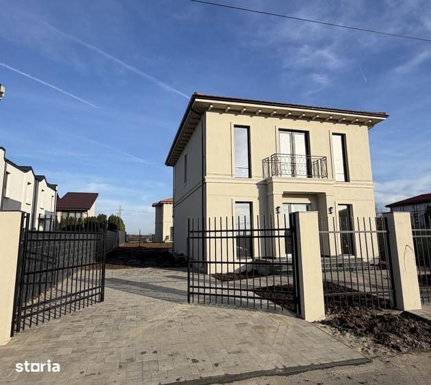 Casă cu 5 camere cu Teren 500 Mp în Balotești