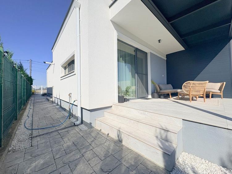 Duplex cu 4 camere cu Canalizare în Dumbrăvița