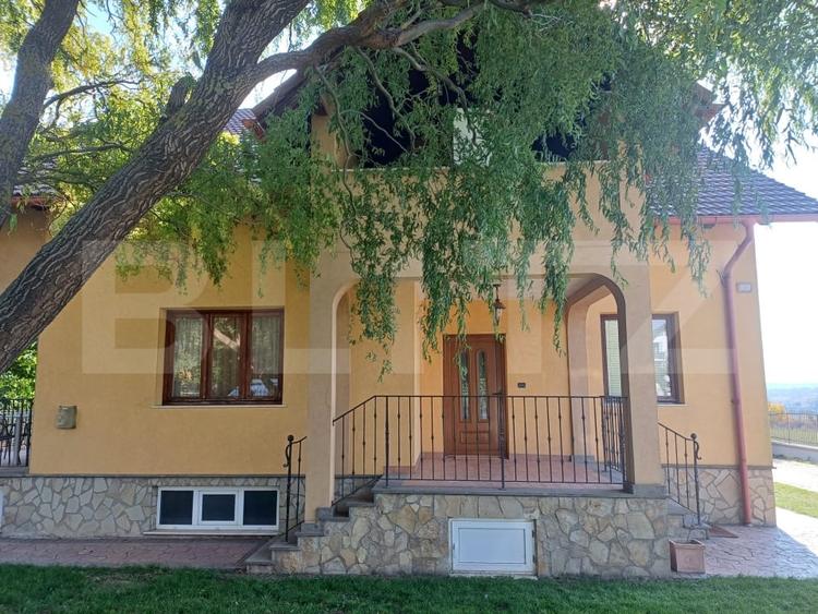 Casă individuală cu 4 camere cu Canalizare în Plopeni