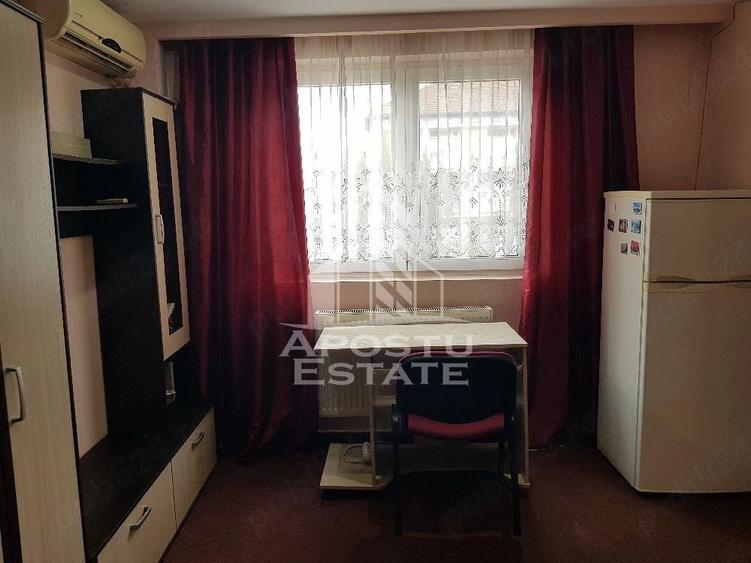 Garsonieră decomandată, mobilată în Complex Studențesc