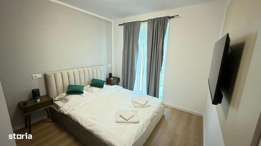 Apartament cu 3 camere decomandat în Exterior Vest